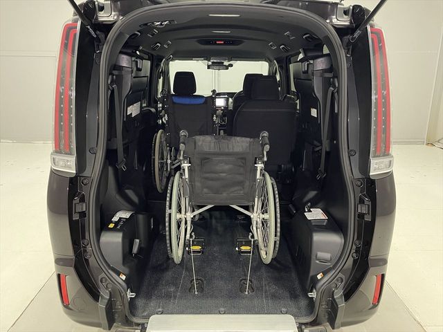 TOYOTA ESQUIRE 2019 Image 31