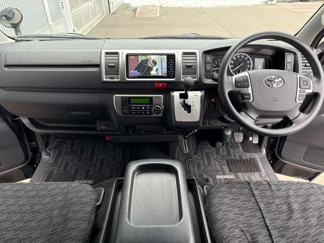 TOYOTA HIACE VAN 4WD 2024 Image 31