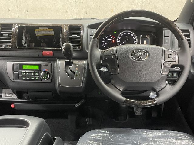 TOYOTA HIACE VAN 2WD 2025 Image 31