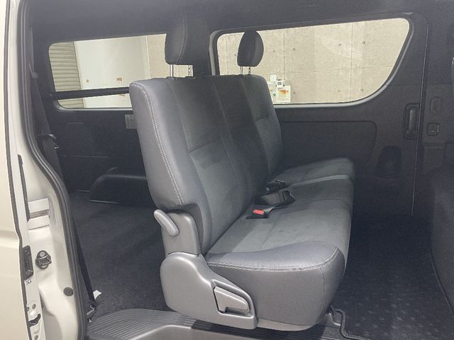 TOYOTA HIACE VAN 2WD 2025 Image 31