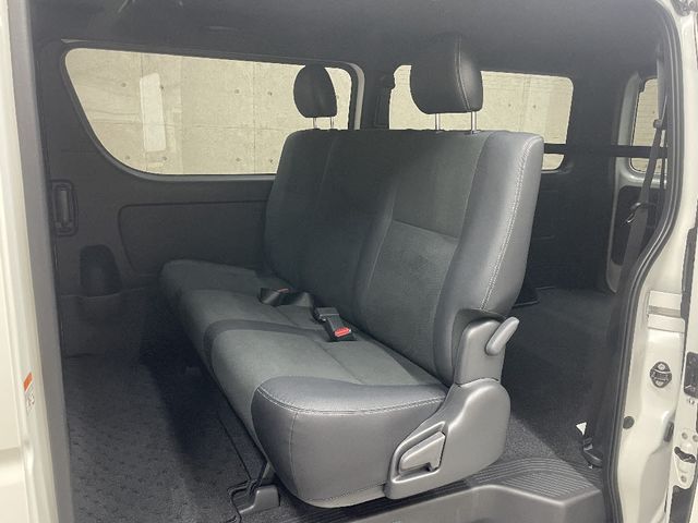 TOYOTA HIACE VAN 2WD 2025 Image 31