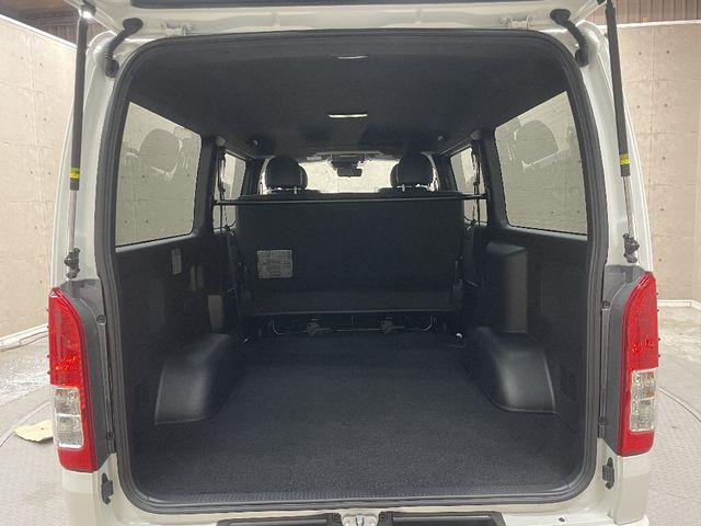 TOYOTA HIACE VAN 2WD 2025 Image 31