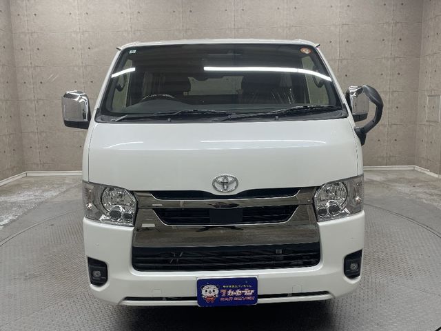TOYOTA HIACE VAN 2WD 2025 Image 31