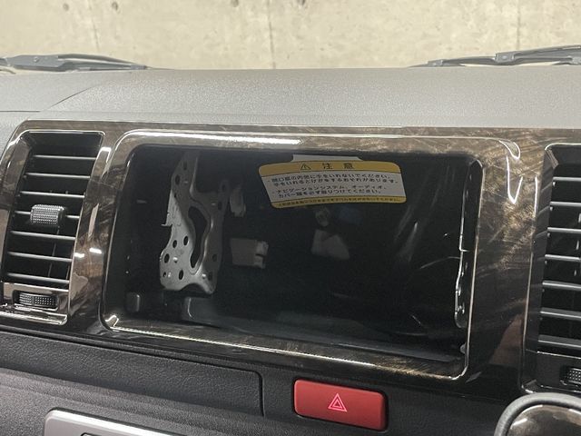 TOYOTA HIACE VAN 2WD 2025 Image 31