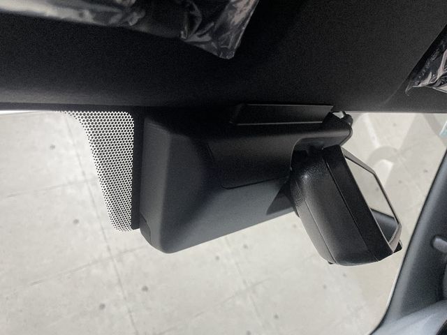 TOYOTA HIACE VAN 2WD 2025 Image 31