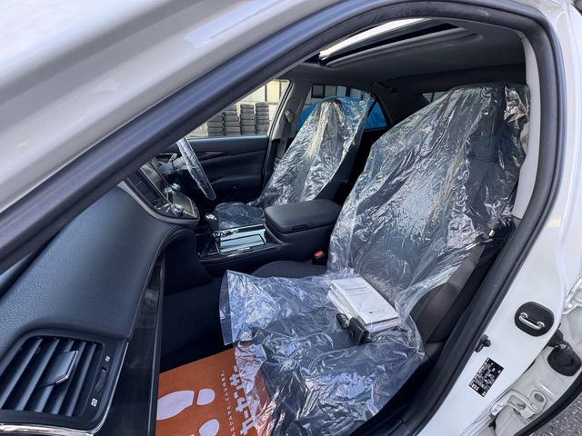 TOYOTA CROWN SEDAN HYBRID 2015 Image 31