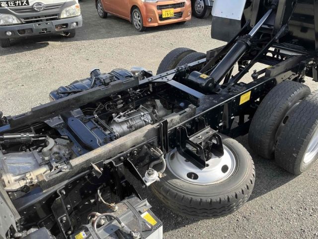 ISUZU ELF 2012 Image 31