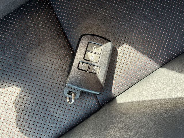 TOYOTA ESQUIRE HYBRID 2019 Image 31