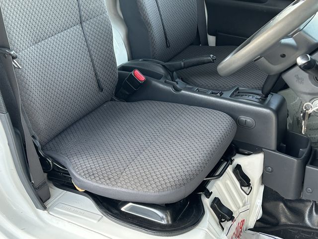 MITSUBISHI MINICAB TRUCK 2015 Image 31