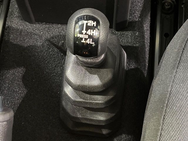 SUZUKI JIMNY NOMADE 2025 Image 31