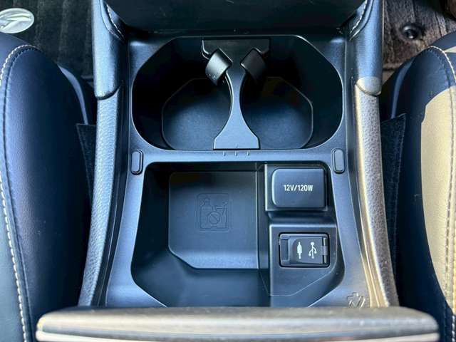 TOYOTA HARRIER HYBRID 2017 Image 31