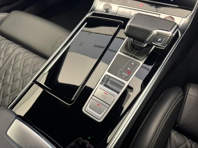 AUDI S6 2021 Image 31