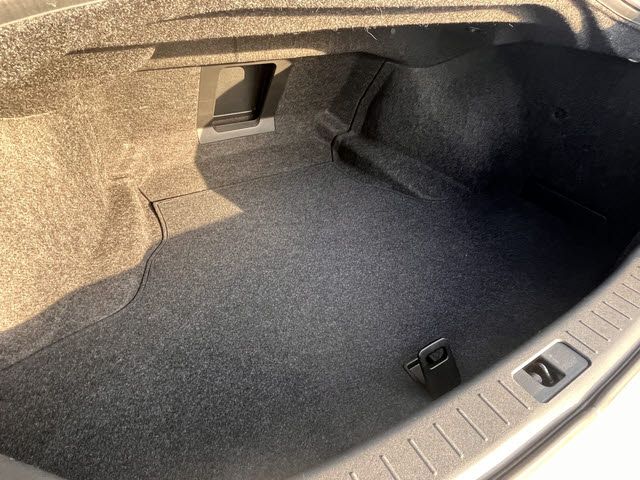 NISSAN FUGA 2010 Image 31