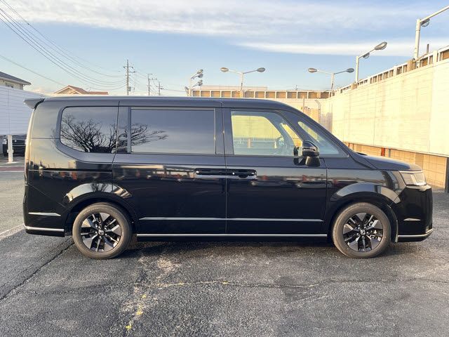 HONDA STEPWAGON E:HEV SPAD 2023 Image 31