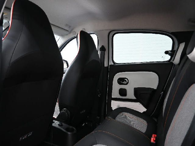 RENAULT TWINGO 2021 Image 31