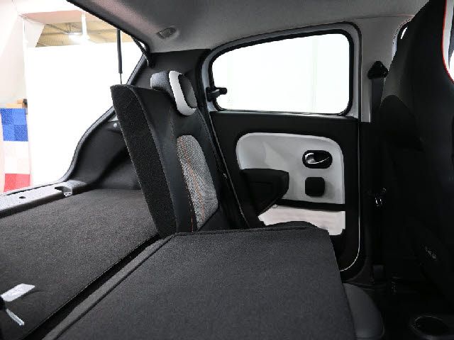 RENAULT TWINGO 2021 Image 31