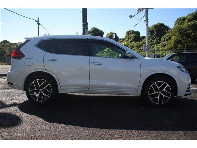 NISSAN X-TRAIL 2WD 2018 Image 31