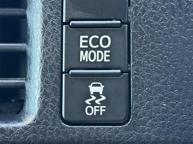 TOYOTA VOXY 2015 Image 31