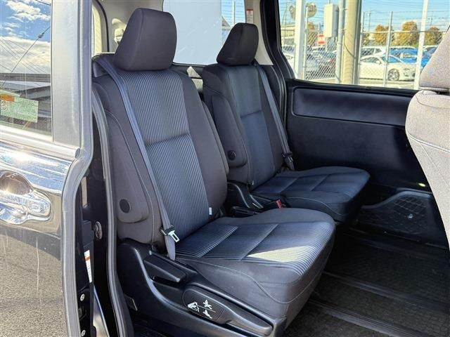 TOYOTA VOXY 2015 Image 31