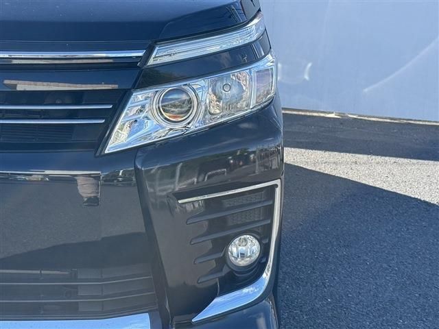 TOYOTA VOXY 2015 Image 31