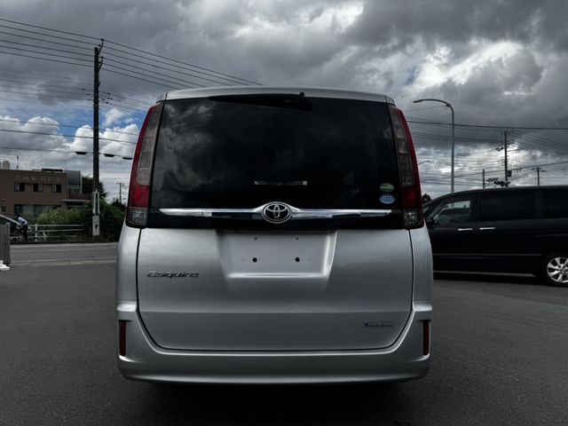 TOYOTA ESQUIRE 2015 Image 31