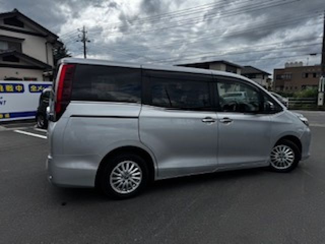 TOYOTA ESQUIRE 2015 Image 31