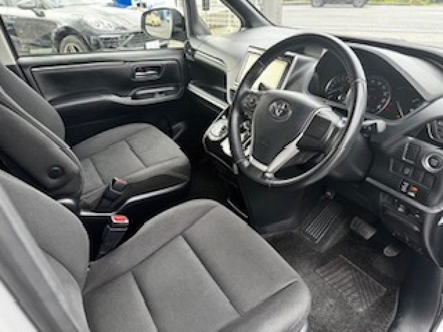 TOYOTA ESQUIRE 2015 Image 31