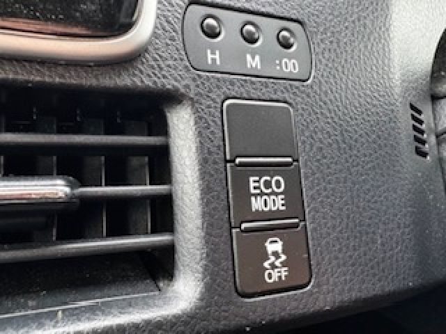 TOYOTA ESQUIRE 2015 Image 31