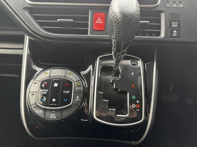 TOYOTA ESQUIRE 2015 Image 31