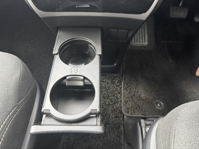 TOYOTA ESQUIRE 2015 Image 31