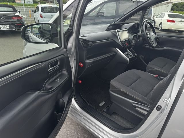 TOYOTA ESQUIRE 2015 Image 31