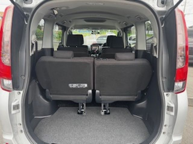 TOYOTA ESQUIRE 2015 Image 31