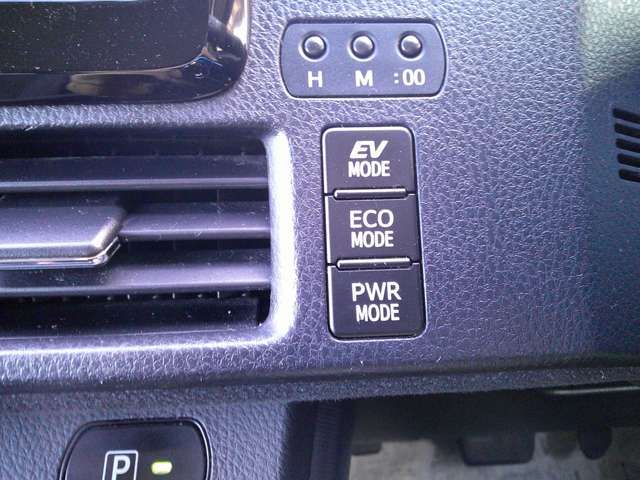 TOYOTA VOXY HYBRID 4WD 2014 Image 31