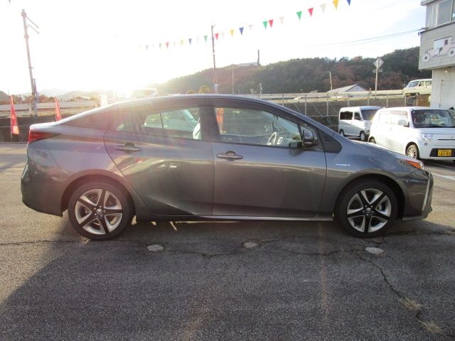 TOYOTA PRIUS 4WD 2019 Image 31