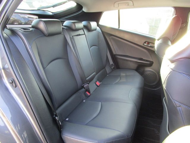 TOYOTA PRIUS 4WD 2019 Image 31