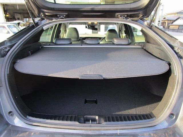 TOYOTA PRIUS 4WD 2019 Image 31