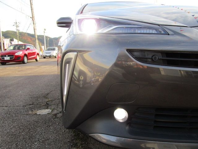 TOYOTA PRIUS 4WD 2019 Image 31