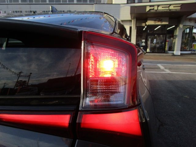 TOYOTA PRIUS 4WD 2019 Image 31