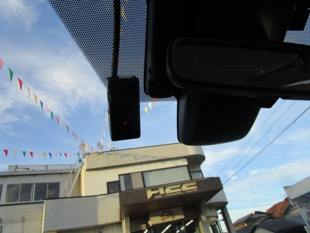 TOYOTA PRIUS 4WD 2019 Image 31