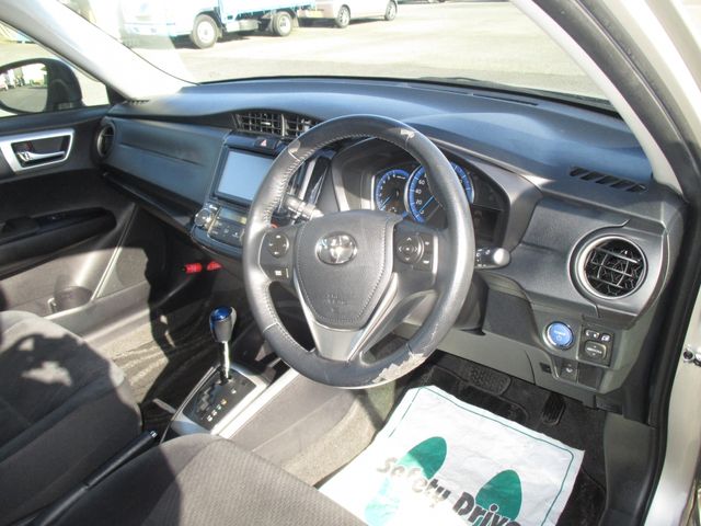 TOYOTA COROLLA AXIO HYBRID 2013 Image 31