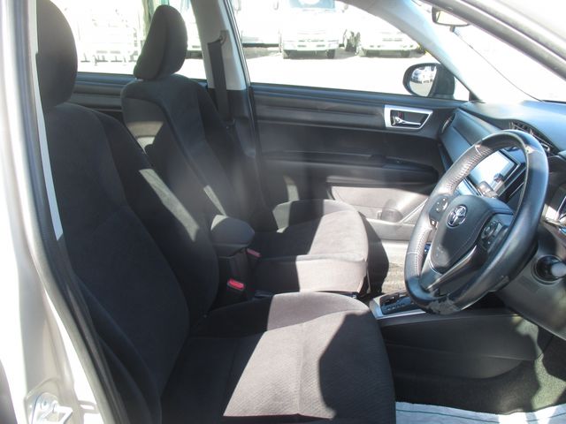 TOYOTA COROLLA AXIO HYBRID 2013 Image 31