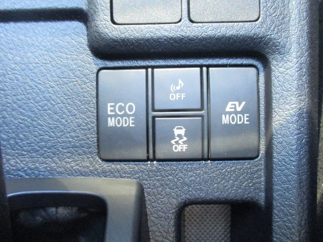 TOYOTA COROLLA AXIO HYBRID 2013 Image 31