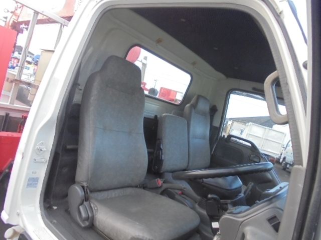 ISUZU ELF 2004 Image 31