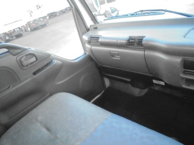 ISUZU ELF 2004 Image 31