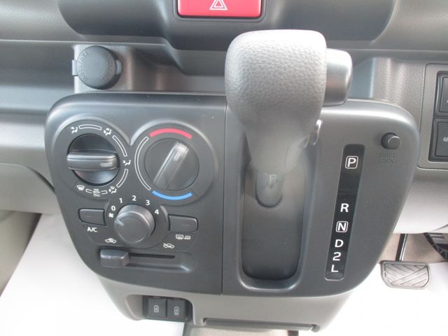 NISSAN NV100 CLIPPER 4WD 2023 Image 31