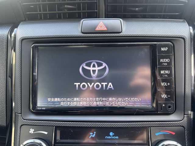 TOYOTA COROLLA AXIO HYBRID 2020 Image 31