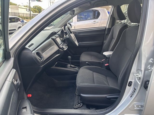 TOYOTA COROLLA AXIO HYBRID 2020 Image 31