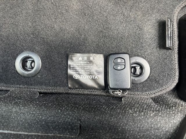 TOYOTA COROLLA AXIO HYBRID 2020 Image 31