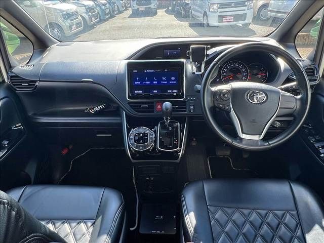 TOYOTA VOXY 4WD 2021 Image 31