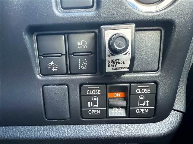 TOYOTA VOXY 4WD 2021 Image 31